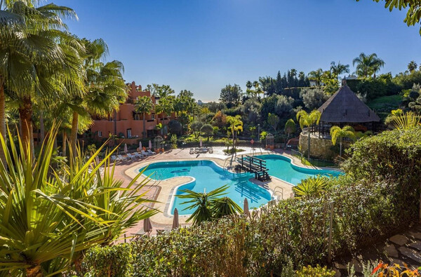 4-bed property for sale in Nueva Andalucia